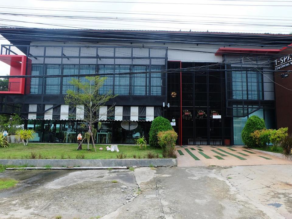 Grand Hill Resort And Spa Nakhon Sawan Exterior foto