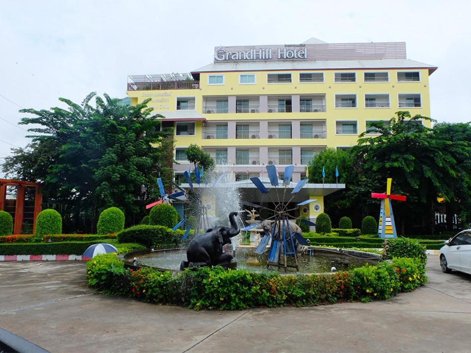 Grand Hill Resort And Spa Nakhon Sawan Exterior foto